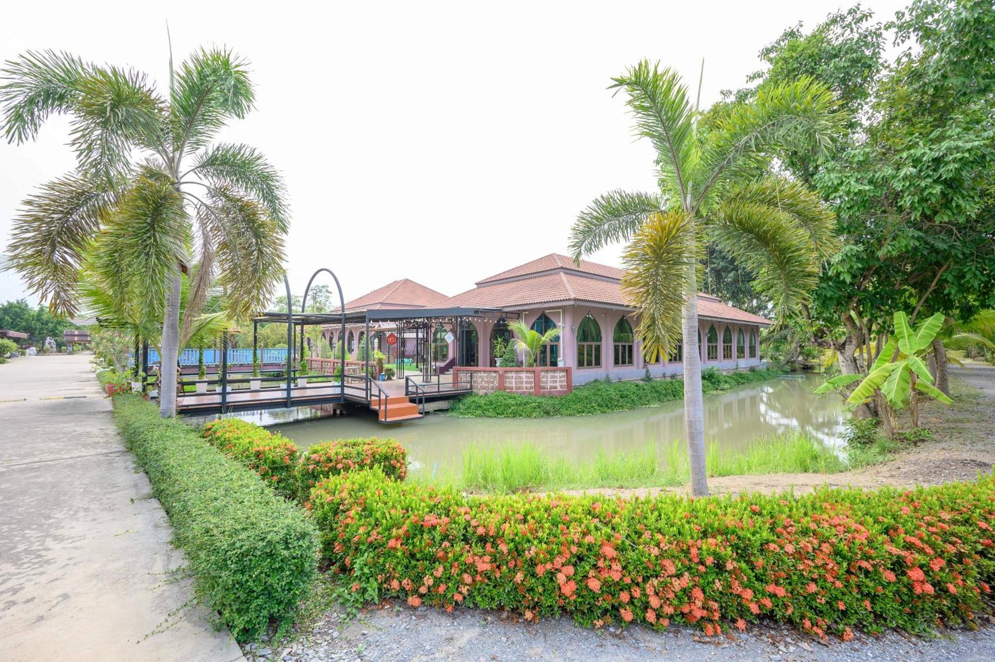 Busaya Resort & Cuisine Nakhon Pathom Buitenkant foto