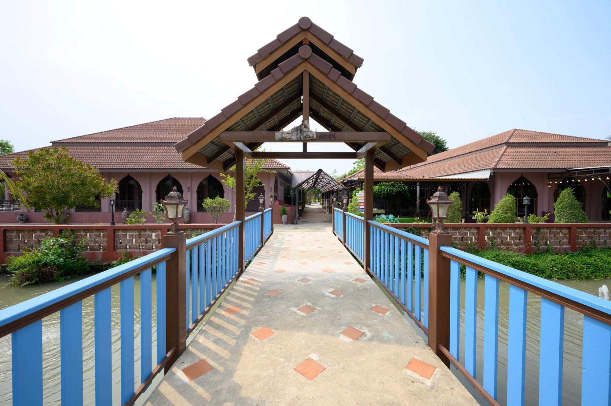 Busaya Resort & Cuisine Nakhon Pathom Buitenkant foto